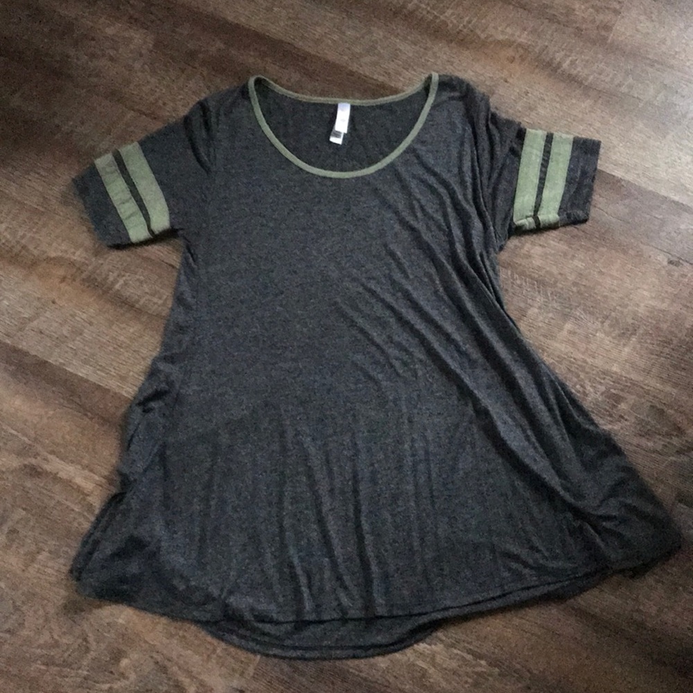 Lularoe top